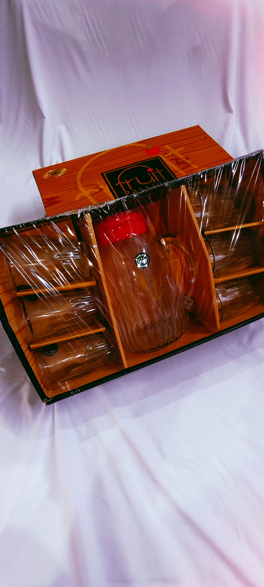 Glass § jug set